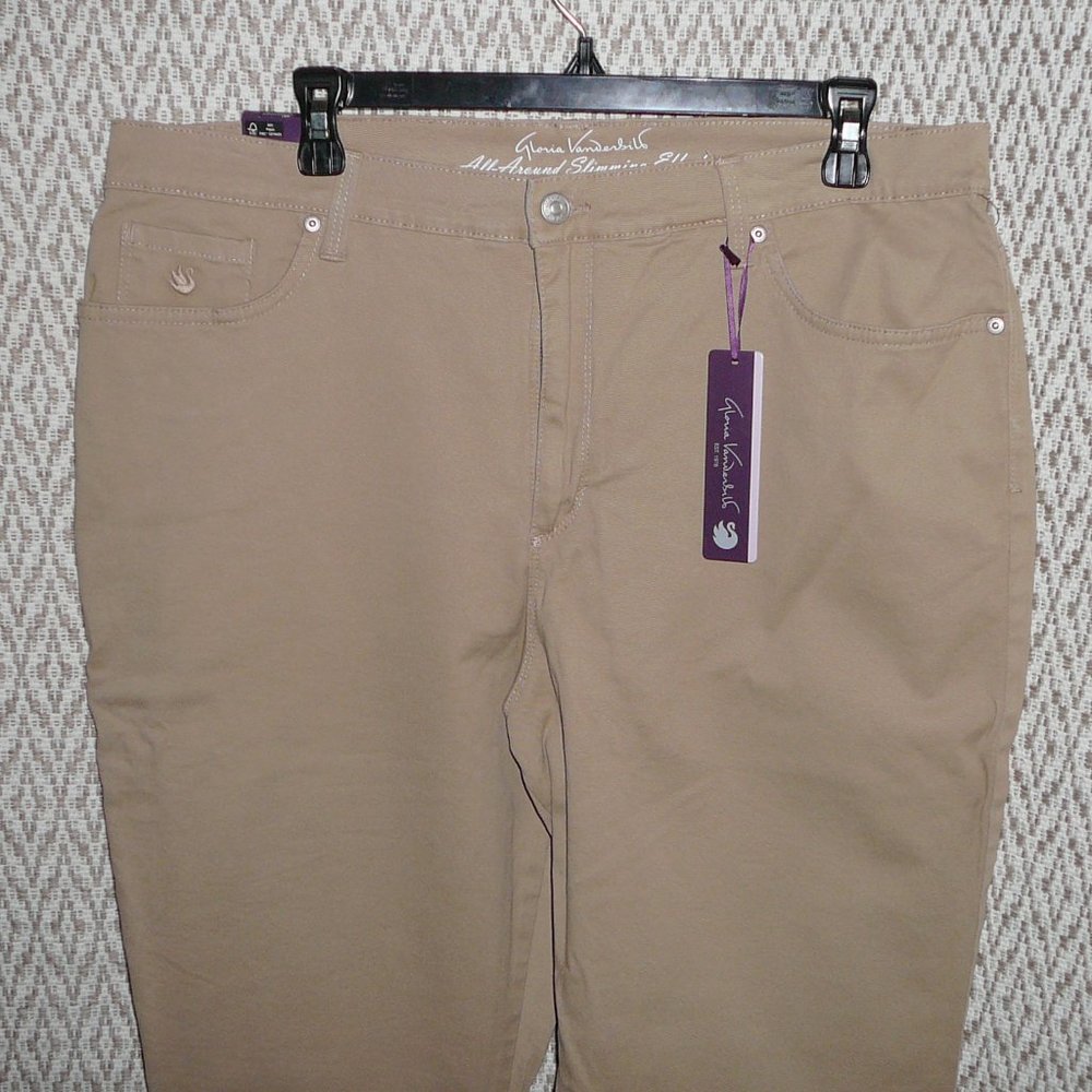 NWT Gloria Vanderbilt Amanda Tapered Leg Slimming Jeans Pants Size 16